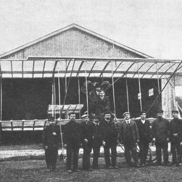 2а.Первый самолет постройки фабрики Дукс и его создатели. Август 1910 г.