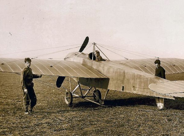 4.Самолет Ньюпор-IV постройки Дукса.