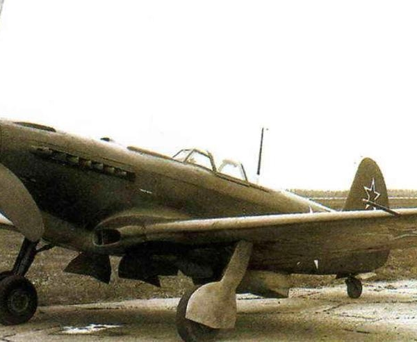 1.Истребитель Як-9П на испытаниях в НИИ ВВС. 1947 г.