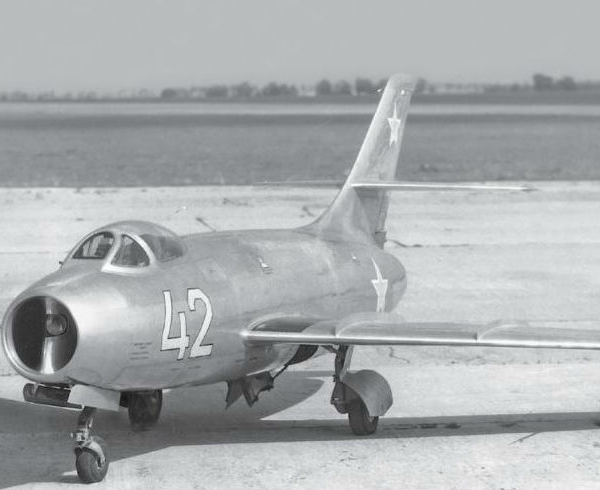 1.Истребитель-перехватчик Як-30 (первый)