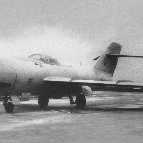 1.Ла-200 с РЛС Торий-А . 1950 г.