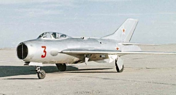 1.МиГ-19С (СМ-9-3).