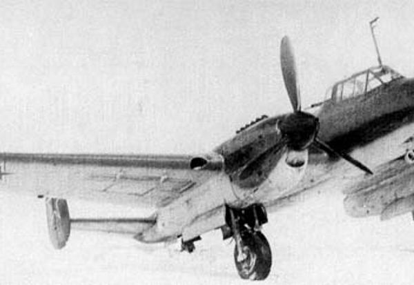 1.Пе-2 № 12-224 с двигателями М-1.