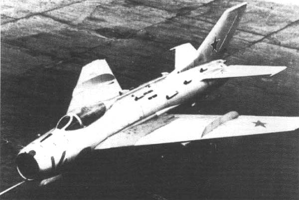 1.Первый МиГ-19СВ.