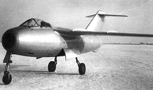1.Самолет 174 - прототип Ла-15.