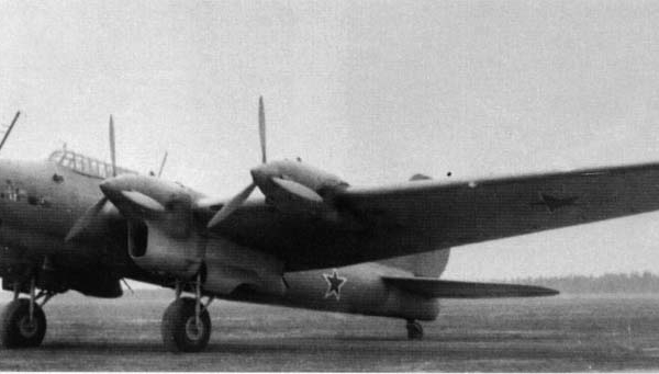 1.Транспортный самолет Пе-8ОН.