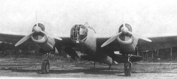 11.СБ-2М-100А с двумя 500-кг бомбами на внешней подвеске