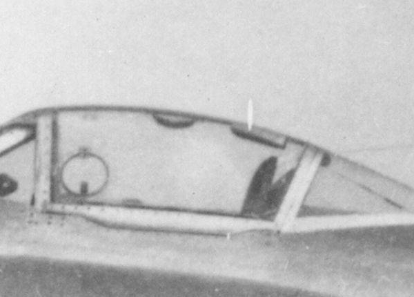 11.Вид на фонарь кабины истребителя Су-9 (первый).