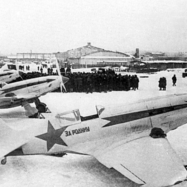 12.Миг-3 на заводском аэродроме 1941г.