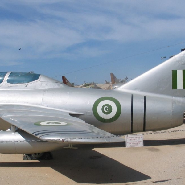 13.Бывший арабский МиГ-15УТИ в музее ВВС Израиля.