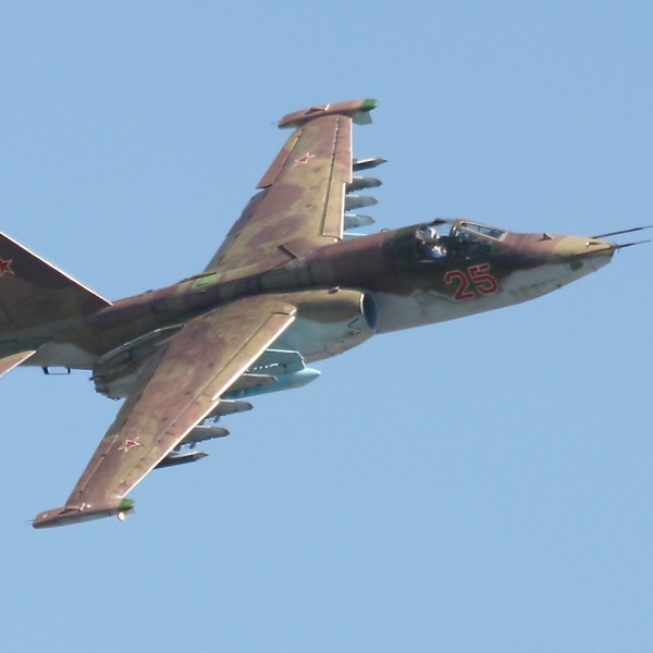 13.Су-25 в полёте.