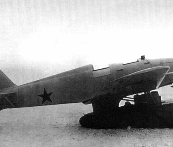 16.УТ-2 с шасси на воздушной подушке. ЦАГИ. 1940 г.