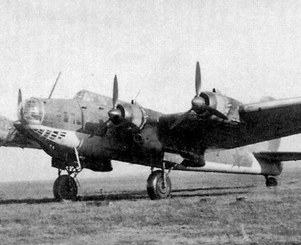 1а.Пе-8 c моторами М-82. 1942 год. 1.
