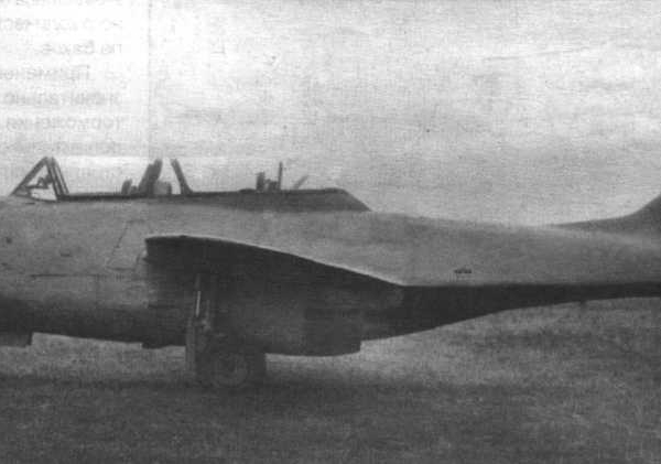 1а.УТИ МиГ-9 (ТФ-1) после доработки фонаря.