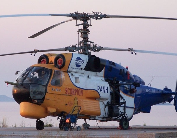 1а.Вертолет Ка-32С на стоянке.