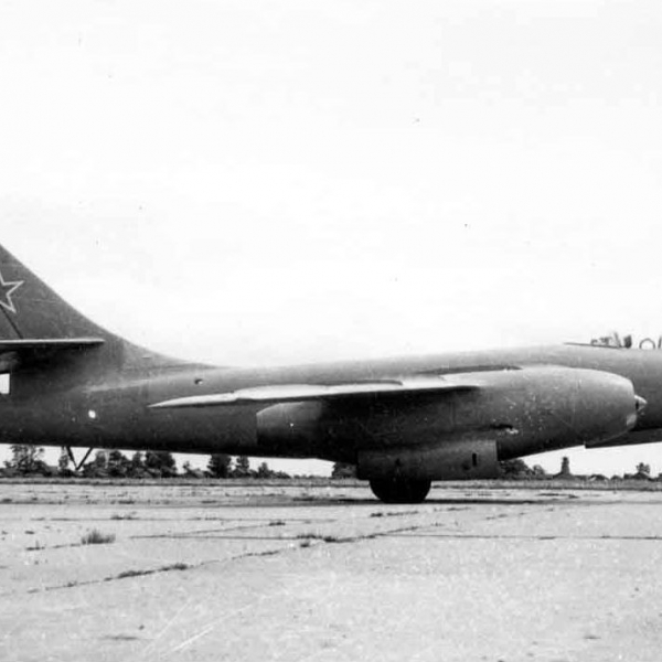 2.Бомбардировщик Ту-82 (Ту-22 первый). 2а