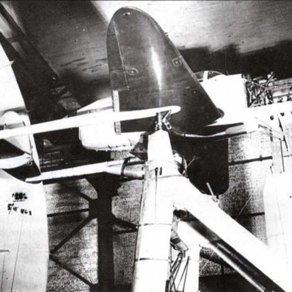 2.Испытания истребителя САМ-13 в аэродинамической трубе.