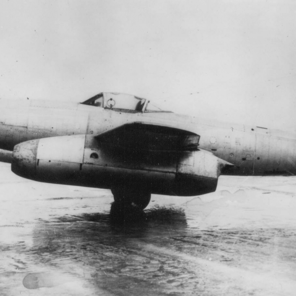 2.Истребитель Су-9 (первый) во время Госиспытаний в НИИ ВВС.