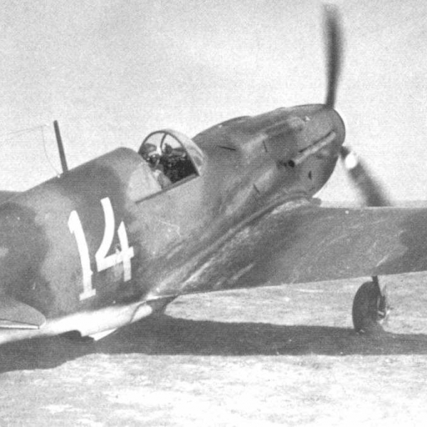 2.ЛаГГ-3 (1 серии) выруливает на взлет. Лето 1941 г.