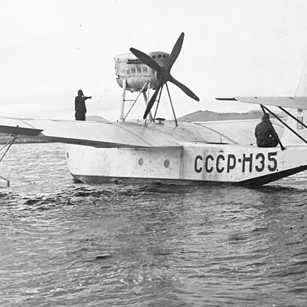 2.МП-1 М-17б на воде.