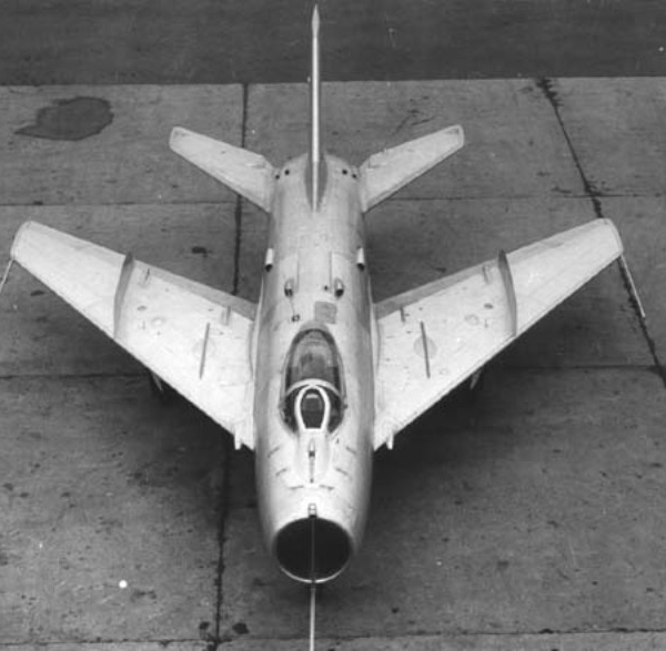 2.МиГ-19 (СМ-9-1).