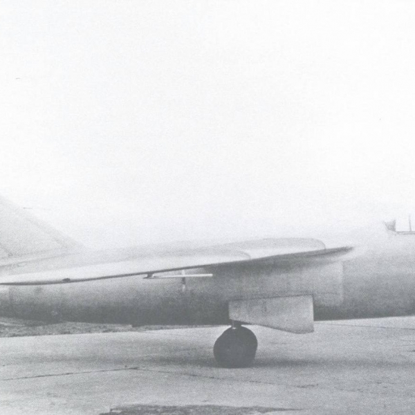 2.Опытный истребитель Ла-168.