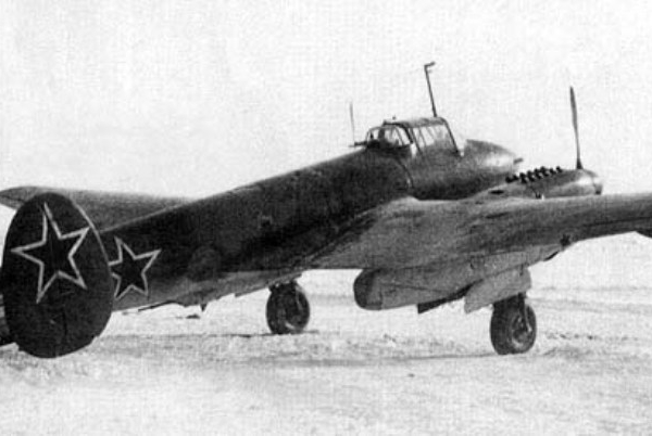 2.Пе-2 № 12-224 с двигателями М-1.