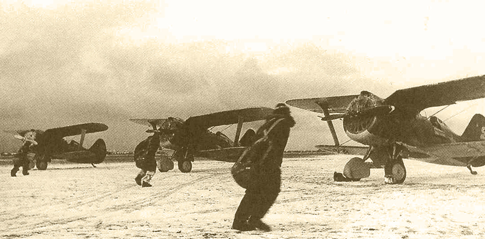 24.I-153-na-polevom-aerodrome.-Zima-1941