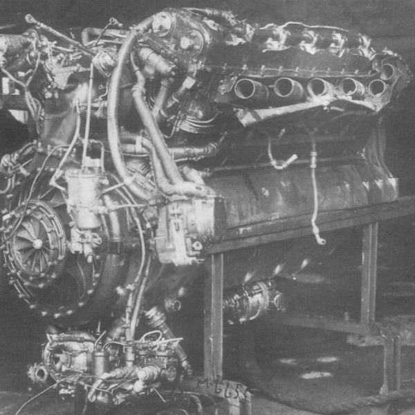 3.Двигатель АМ-41, извлеченный из под обломков истребителя Гу-1.