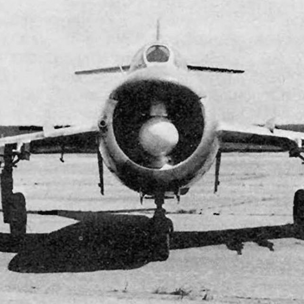 3.МиГ-17ПФУ (СП-6). Вид спереди.