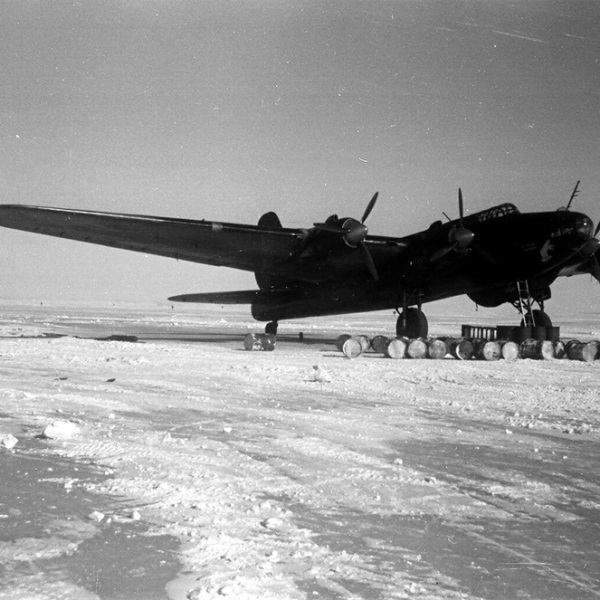 3.Пе-8 c моторами М-82, 1942 год. 2