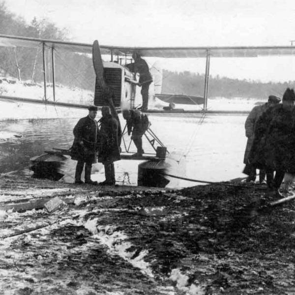 3.Первый серийный МР-1 на Москве-реке. Осень 1925 г.
