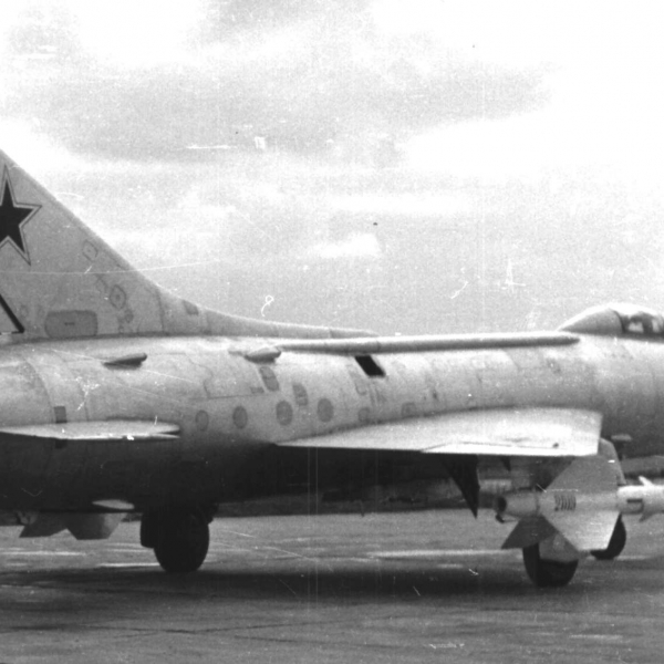 3б.Серийный истребитель-перехватчик Су-11.