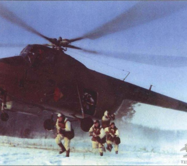 3в.Транспортно-десантный вертолет МИ-4А ВВС ГДР.