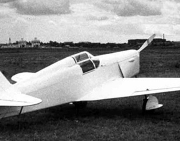 4.АИР-18 с двигателем Renault-4Pei.