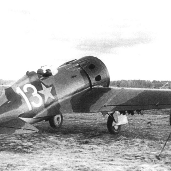4.И-16 тип 29 выруливает на старт. Осень 1941 г.