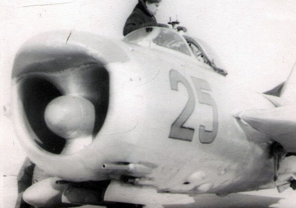 4.Носовая часть МиГ-17ПФ.