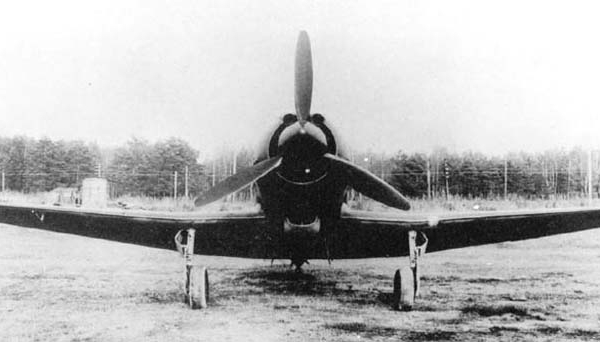 4.Опытный МиГ-9(Первый). Вид спереди.