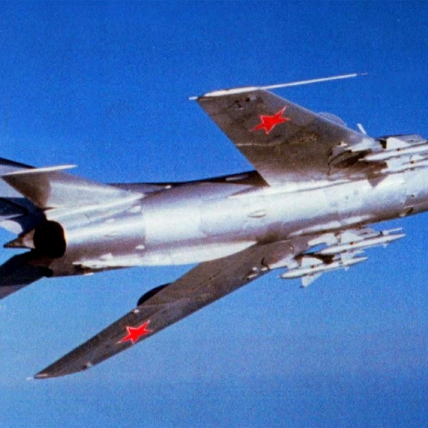 4.Ракеты К-5М под истребителем МиГ-19ПМ