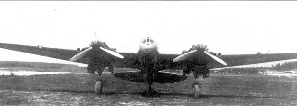 4.Самолет ММН с двигателями М-105. Вид спереди.