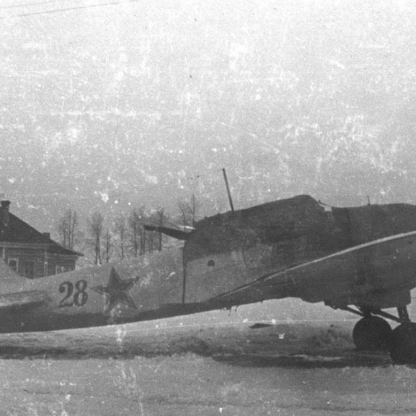 4а.Штурмовик Ил-2 НС-37 на стоянке.