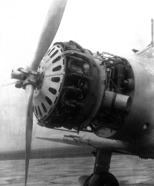 4б.Раскапотированный двигатель М-62ИР с винтом ВИШ-2ПА на БШ-1.
