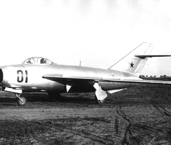 5.Первый серийный МиГ-17.
