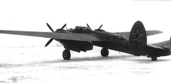 5.Ту-8 АШ-82ФН дальний бомбардировщик.