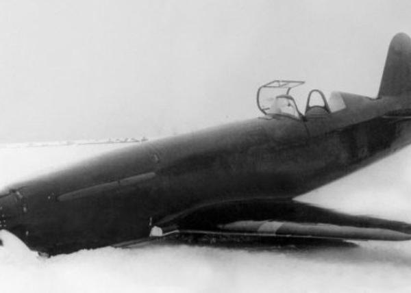 6.Аварийная посадка летчика Г.М. Шиянова 7 декабря 1940 г. на аэродроме ЛИИ.