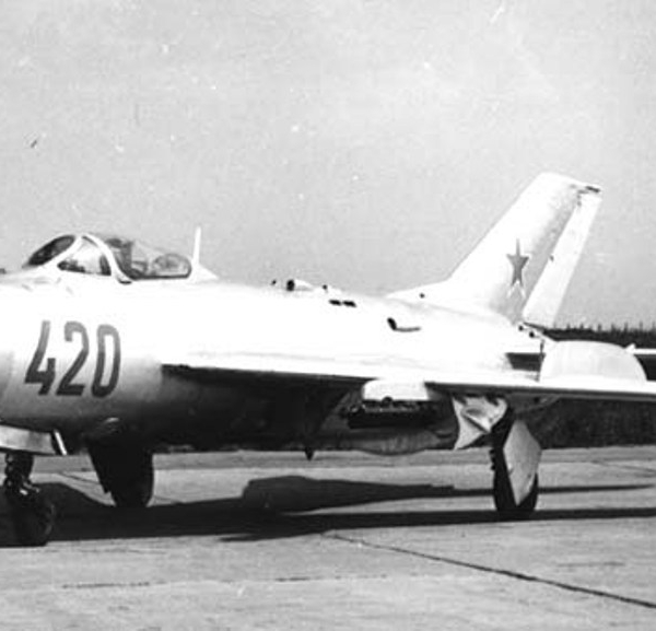 7.МиГ-19 (СМ-2Д)