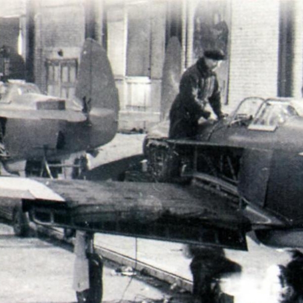9а.Серийная сборка Як-3 на конвейере саратовского авиазавода N 292. 1944 год.