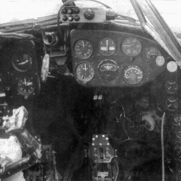 9в.Кабина пилота Ту-2.