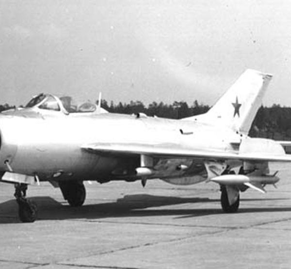 МиГ-19 (СМ-2И)