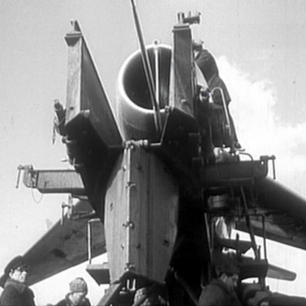 МиГ-19 (СМ-30) на стартовой установке.